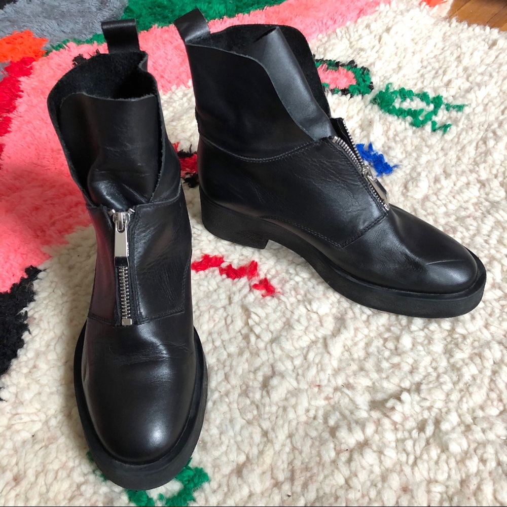 Zara Leather Front Metal Zipper Boots